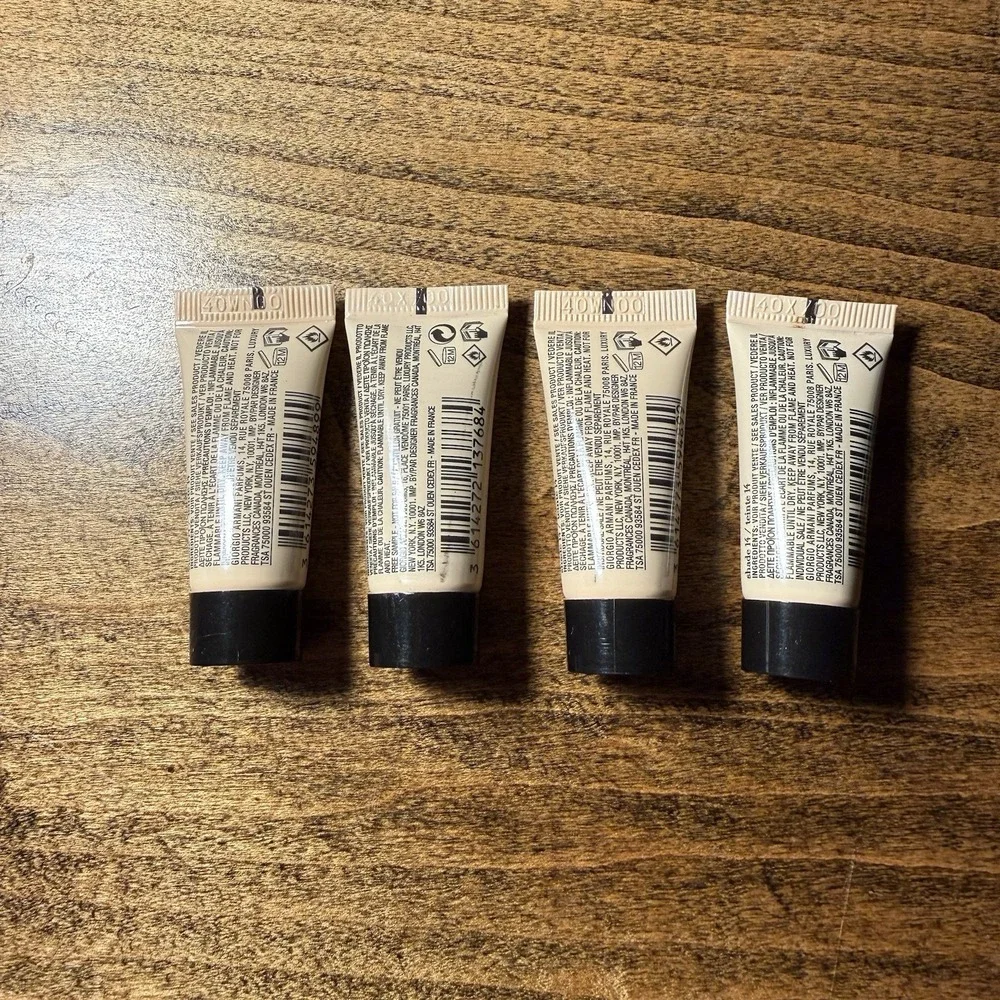 GIORGIO ARMANI - Set of 4 Luminous Silk Flawless Foundation Mini's Shade‎ 14 & 9